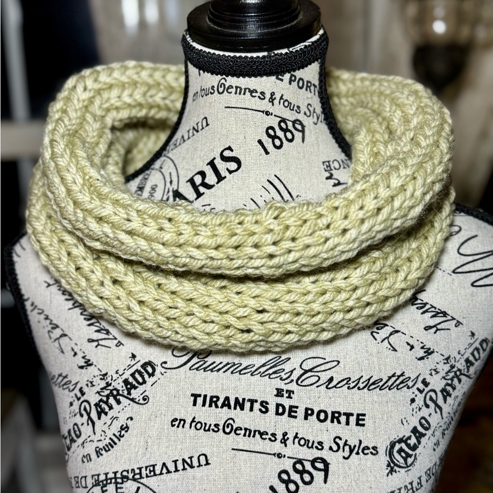 Hand Crafted Chunky Knit Cowl - Soft Cream